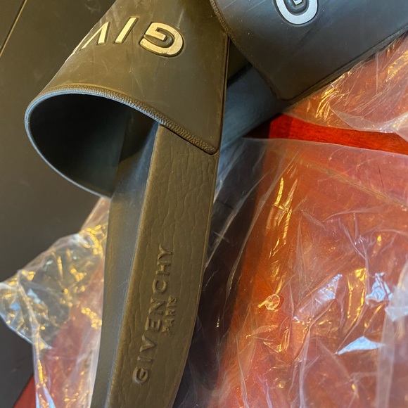 Givenchy Paris black rubber pool sliders size 11.5 - Picture 3 of 7